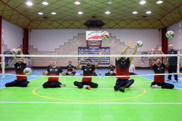 Entrenamiento de la selección iraní de voleibol sentado masculino
