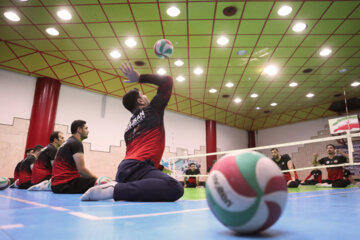 Entrenamiento de la selección iraní de voleibol sentado masculino
