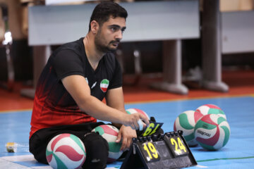 Entrenamiento de la selección iraní de voleibol sentado masculino
