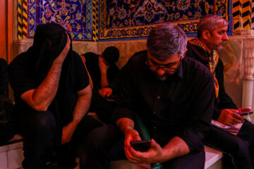 Ceremonia de luto de la noche de Arbain en Karbala