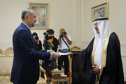 Suudi Arabistan Büyükelçisinin Emir Abdullahiyan’a Güven Mektubunu Sundu