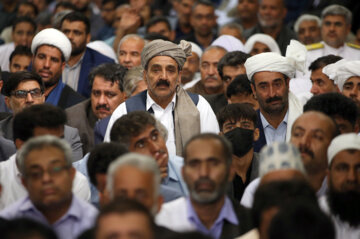 El Líder Supremo recibe a miles de ciudadanos de las provincias iraníes de Sistán y Baluchistán y Jorasán del Sur 
