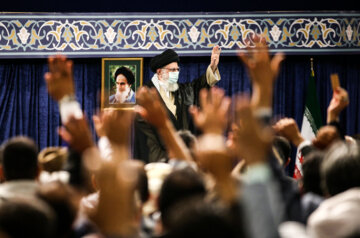El Líder Supremo recibe a miles de ciudadanos de las provincias iraníes de Sistán y Baluchistán y Jorasán del Sur 
