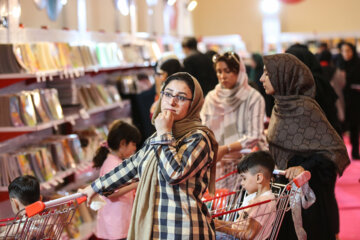 Rentrée scolaire 2023-2024 en Iran: Exposition-vente de fournitures scolaires à Téhéran