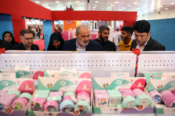 Rentrée scolaire 2023-2024 en Iran: Exposition-vente de fournitures scolaires à Téhéran 