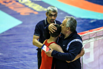 Finales de competencias de mejores talentos iraníes de lucha en Mashhad