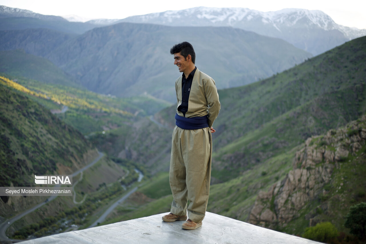 «ملک سبحانی» فوق لیسانس تربیت بدنی اهل روستای «گواز» در نزدیکی روستای تاریخی «پالنگان» است