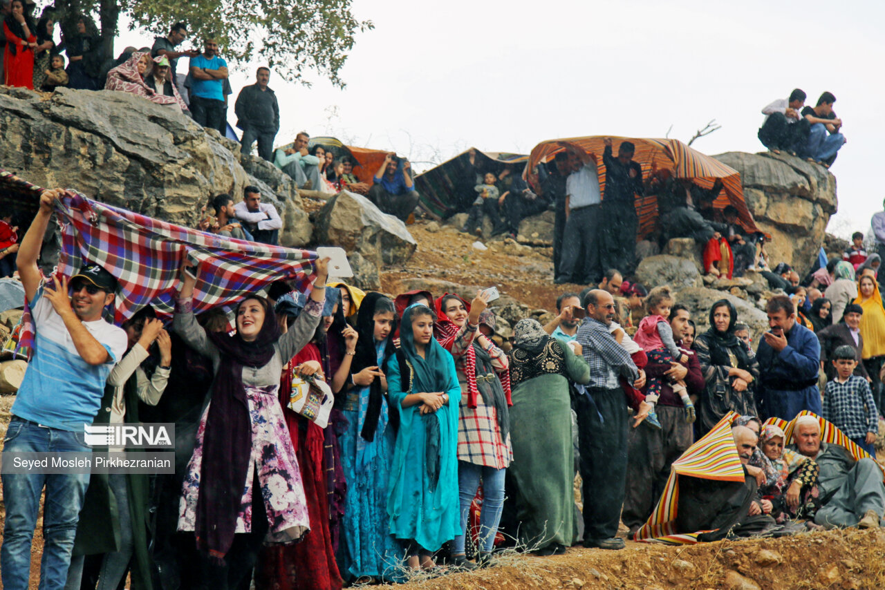 روستای «بُلبَر» از توابع بخش اورامان شهرستان سروآباد است. رودخانه سیروان و چشمههای فصلی موقتی «بلچمی» از مهمترین جاذبه های گردشگری این روستای کوهستانی است