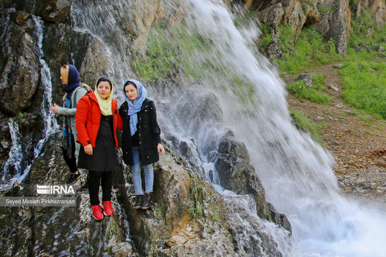 روستای «بُلبَر» از توابع بخش اورامان شهرستان سروآباد است. رودخانه سیروان و چشمههای فصلی موقتی «بلچمی» از مهمترین جاذبه های گردشگری این روستای کوهستانی است