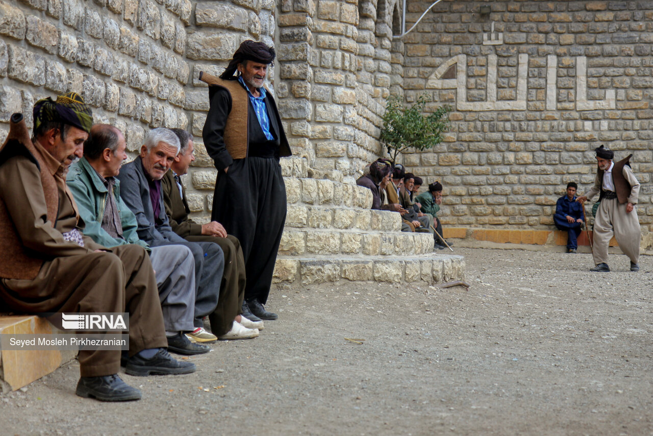 مراسم «پیر شالیار» هر سال در نیمه زمستان در روستای هورامان (اورامان تخت) کردستان در سه روز برگزار  میشود