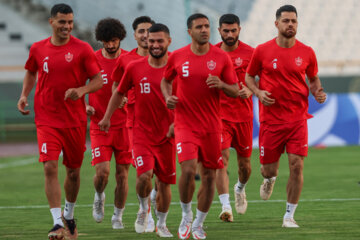 تمرین باریکنان پرسپولیس پیش از دیدار با النصر در استادیوم آزادی