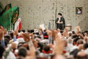 Das Treffen der Aktivisten der Heiligen Verteidigung mit Ayatollah Khamenei