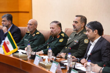 دیدار وزرای دفاع روسیه و ایران