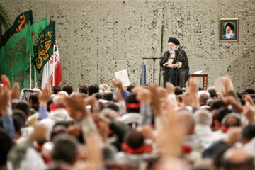 Encuentro con el ayatol Jamenei de veteranos y personas activas en la Sagrada Defensa y la Resistencia