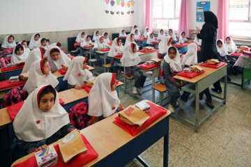 میانگین کلاس‌های درس ابتدایی شهر تهران ۳۶ نفر است/فعالیت ۱۸۰ مدرسه ۲ نوبته