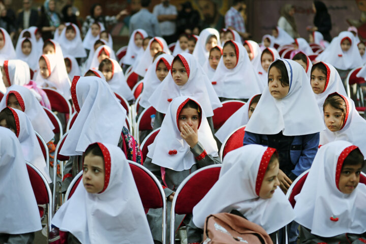 آغاز جشن شکوفهها در کشور 2 آغاز جشن شکوفهها در کشور/ثبت نخستین خاطره تحصیل کلاس اولیها