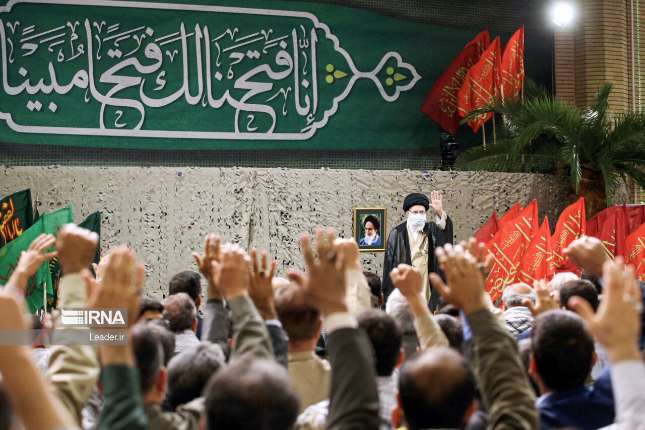 دیدار پیشکسوتان و فعالان دفاع مقدس و مقاومت با رهبر انقلاب