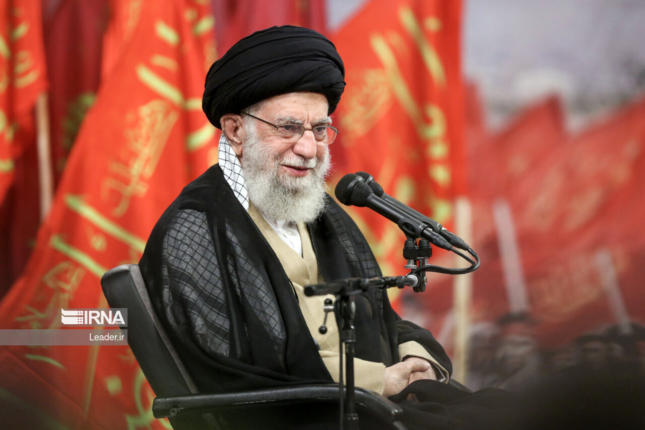 دیدار پیشکسوتان و فعالان دفاع مقدس و مقاومت با رهبر انقلاب