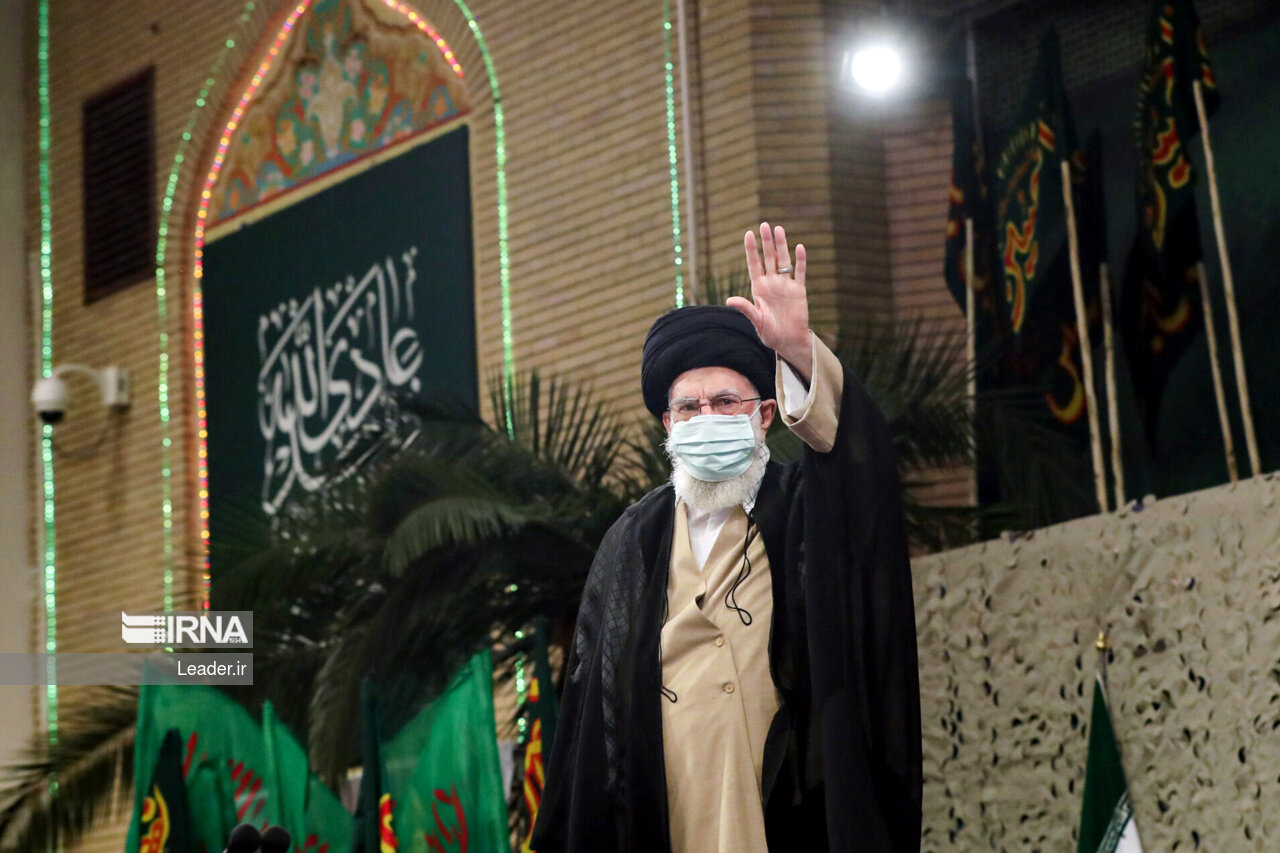 دیدار پیشکسوتان و فعالان دفاع مقدس و مقاومت با رهبر انقلاب