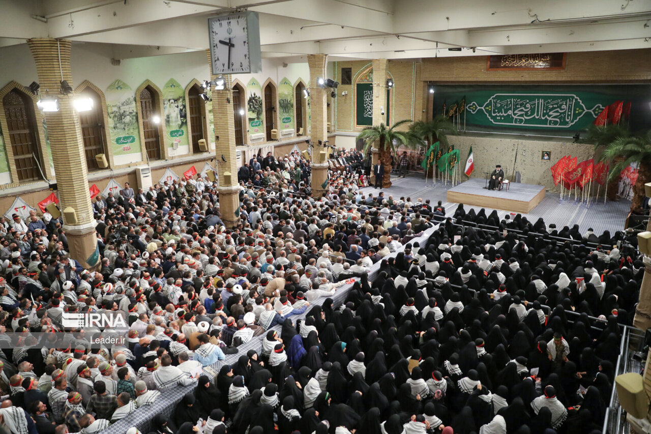 دیدار پیشکسوتان و فعالان دفاع مقدس و مقاومت با رهبر انقلاب