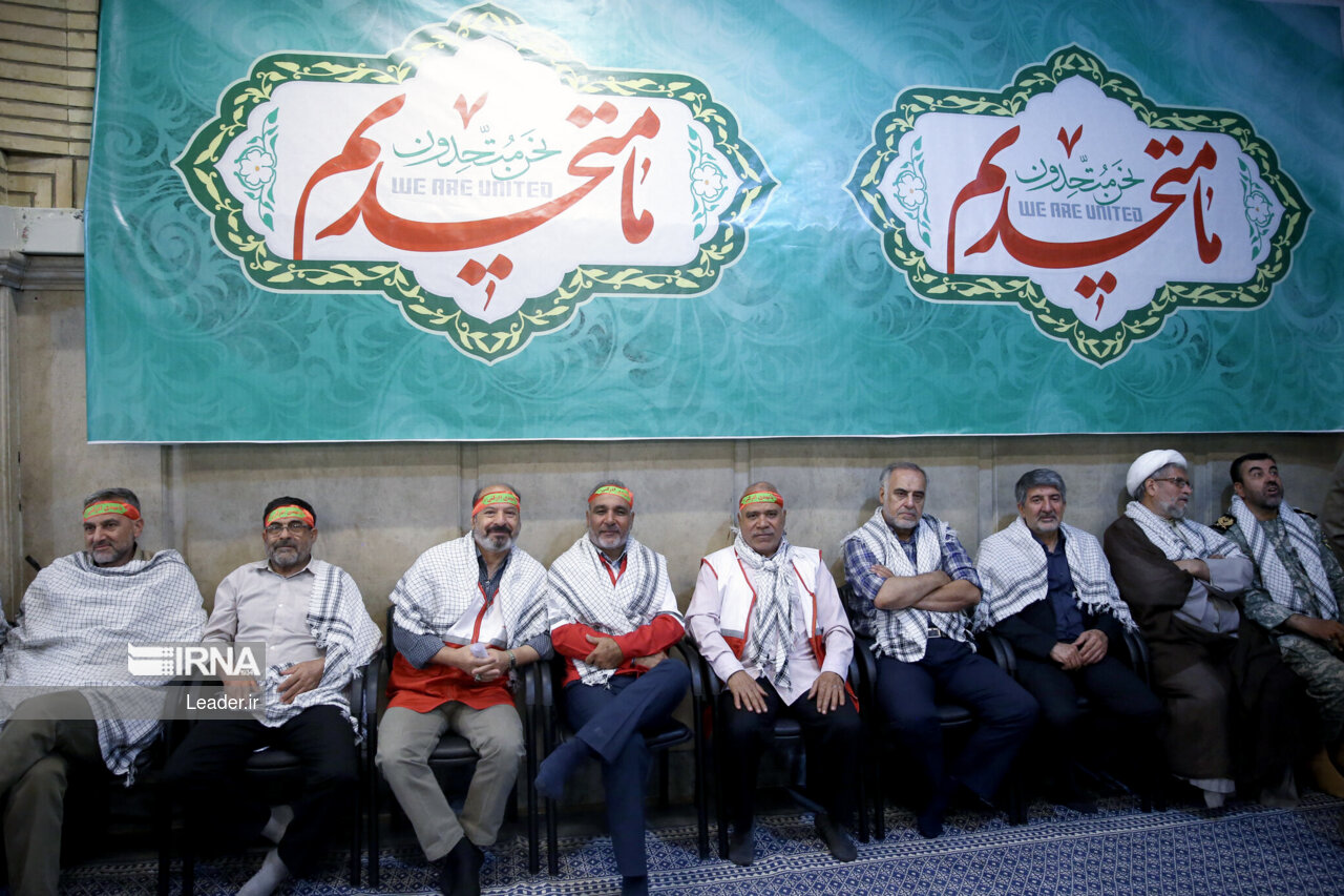 دیدار پیشکسوتان و فعالان دفاع مقدس با رهبر انقلاب