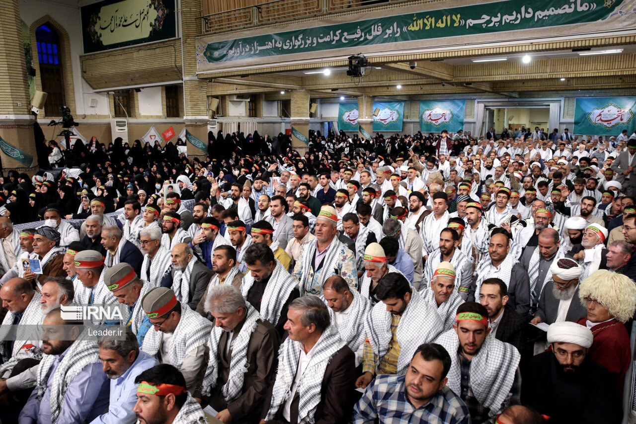 دیدار پیشکسوتان و فعالان دفاع مقدس با رهبر انقلاب