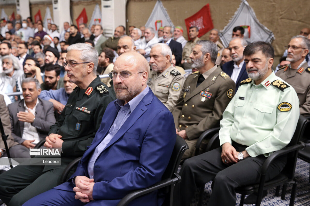 دیدار پیشکسوتان و فعالان دفاع مقدس با رهبر انقلاب