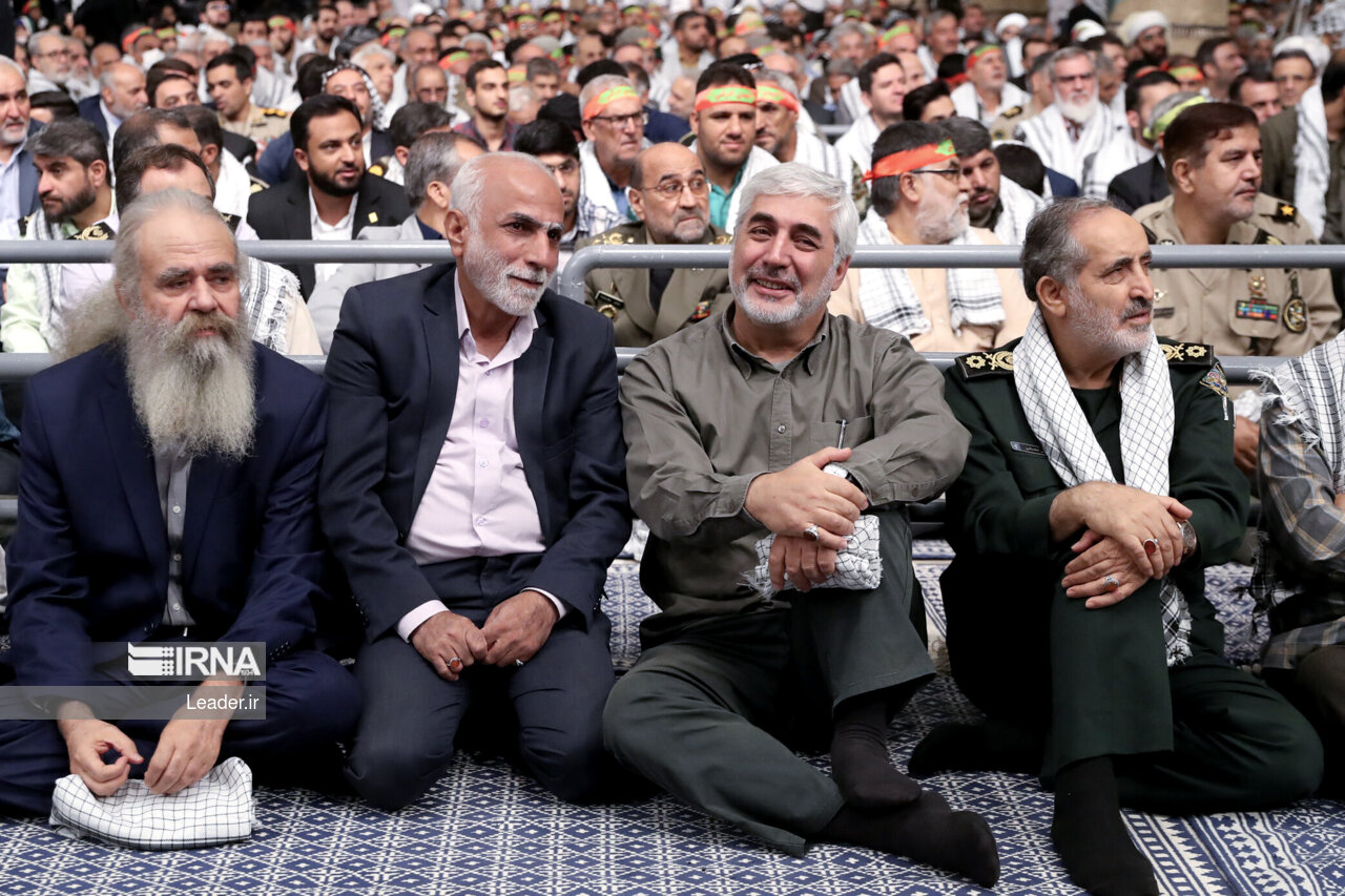 دیدار پیشکسوتان و فعالان دفاع مقدس با رهبر انقلاب