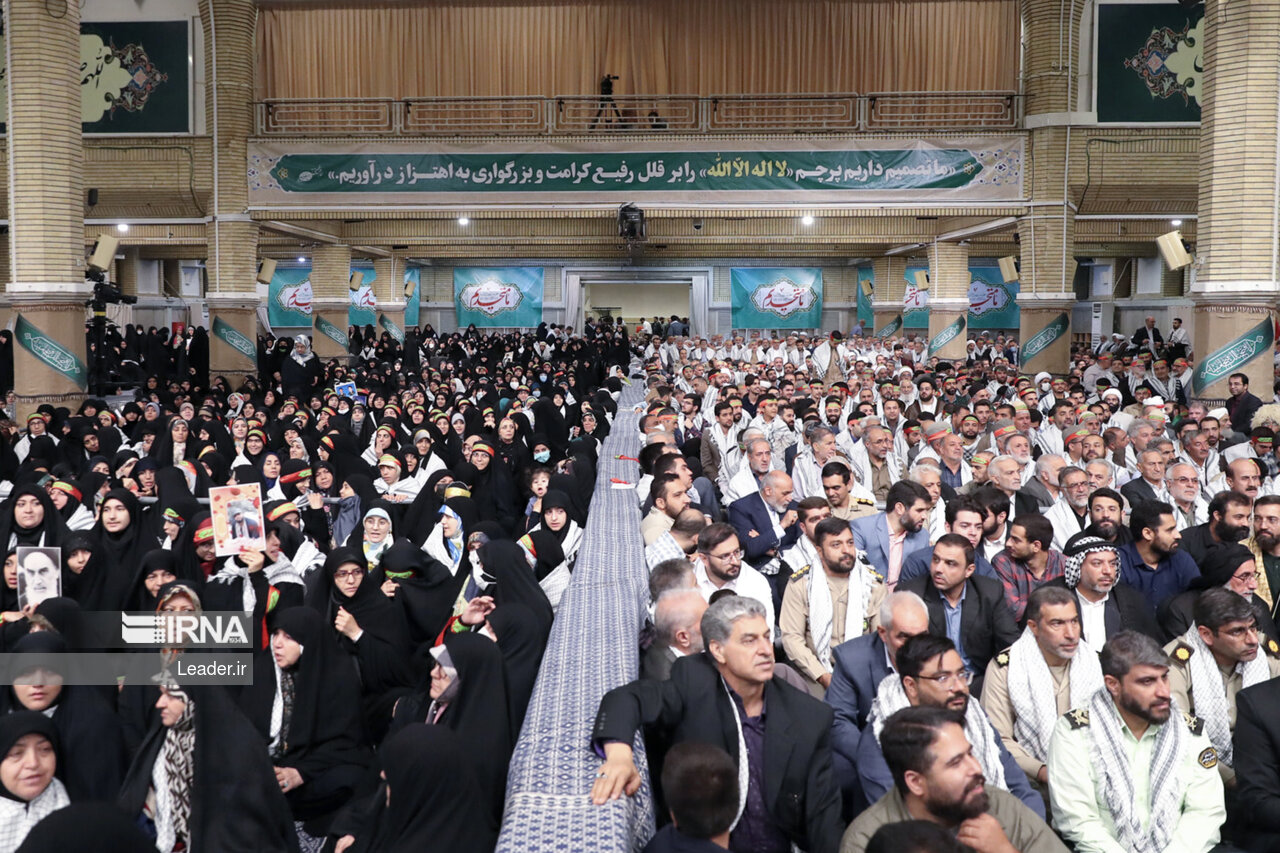 دیدار پیشکسوتان و فعالان دفاع مقدس با رهبر انقلاب