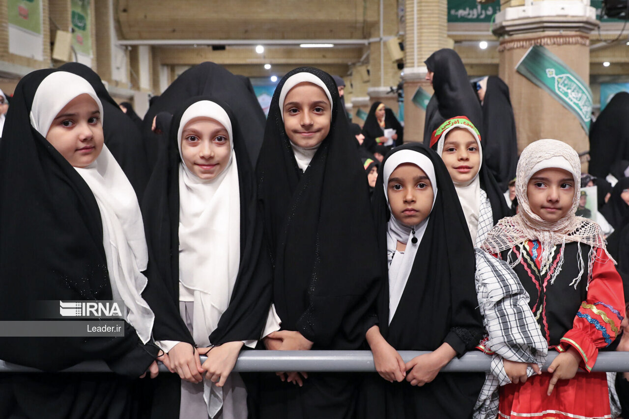 دیدار پیشکسوتان و فعالان دفاع مقدس با رهبر انقلاب