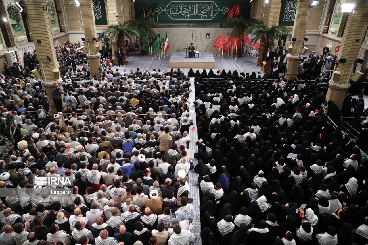 دیدار پیشکسوتان و فعالان دفاع مقدس با رهبر انقلاب