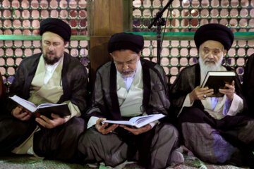 Miembros de la Asamblea de Expertos renuevan su lealtad al Imam Jomeini
