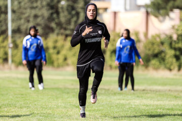 Campamento de entrenamiento de la selección femenina de rugby de Irán