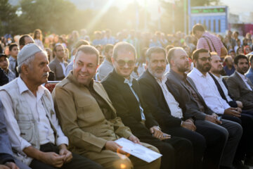Rassemblement festif des commémorateurs du Grand Prophète de l’Islam (SAWS) avec la participation d'un groupe de fidèles sur la place Azadi de la ville kurdophone de Sanandaj à l’ouest de l’Iran. (Photo : Seyyed Mosleh Pirkhazranian)

