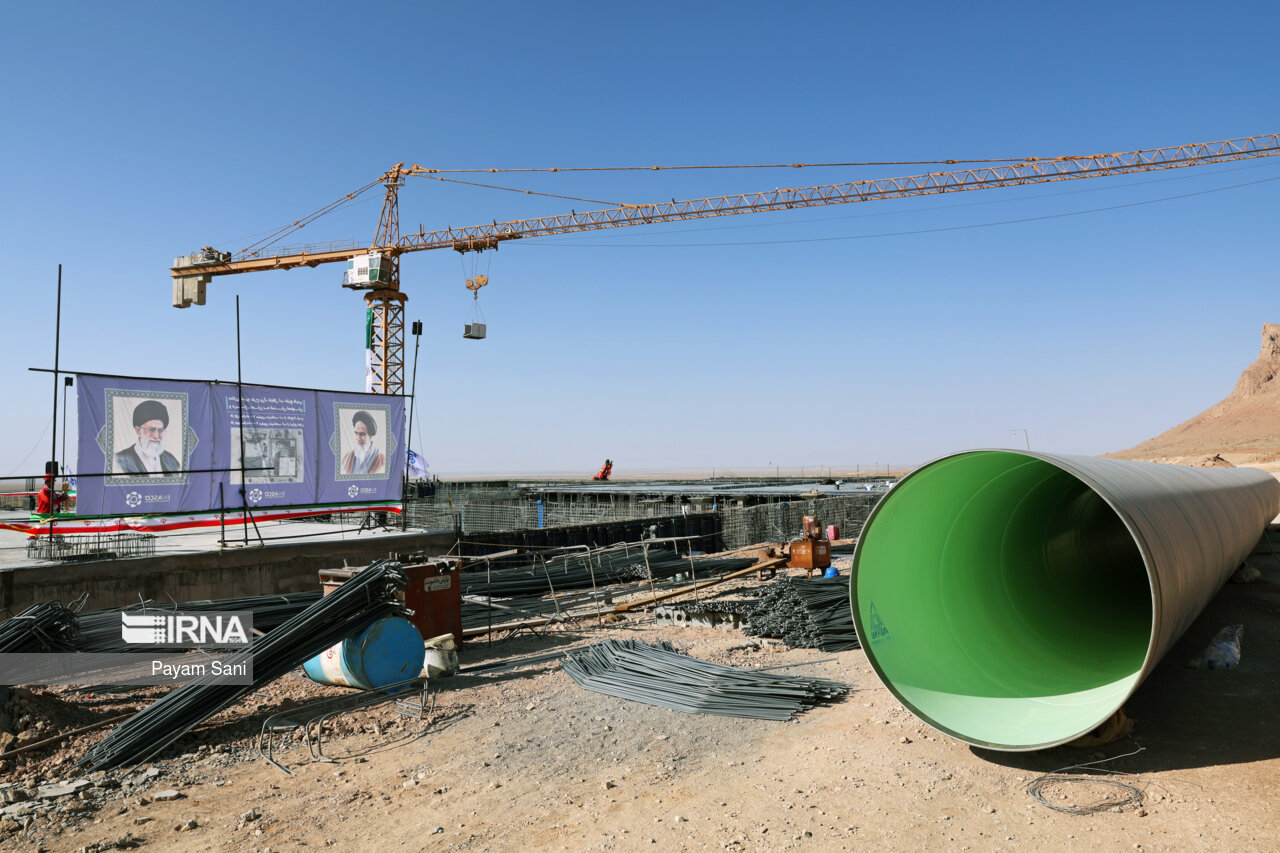 روزنه امید رفع کم آبی با پیشرفت طرح انتقال آب از دریای عمان باز شد ؛ ۲۱تیم اجرایی پای کار