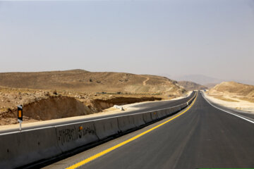 پیشی بینی افتتاح ۳۰۹ کیلومتر پروژه راهسازی در سفر رئیس جمهور به فارس