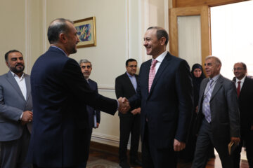دیدار دبیر شورای امنیت ملی ارمنستان با وزیر خارجه