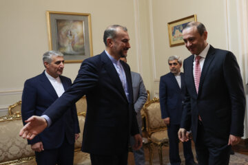 Rencontre AmirAbdollahian et Grigoryan à Téhéran 