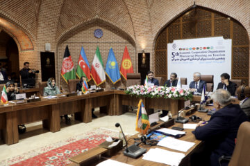 Quinta reunión de ministros de turismo de los países miembros de la ECO en Ardabil
