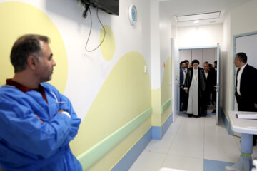 
Inauguration du plus récent et du meilleur hôpital pour enfants de Téhéran en présence du Président Raïssi 
