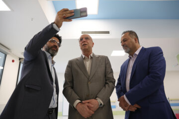 Inauguration du plus récent et du meilleur hôpital pour enfants de Téhéran en présence du Président Raïssi 

