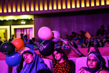 مراسم افتتاحیه سی‌ و پنجمین جشنواره بین المللی فیلم‌های کودکان‌ و نوجوانان در سالن مرکز همایش‌های بین‌المللی اصفهان