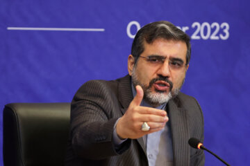 وزیر فرهنگ و ارشاد اسلامی: برای رفع مشکلات مردم به مکاتبات اکتفا نمی‌کنیم