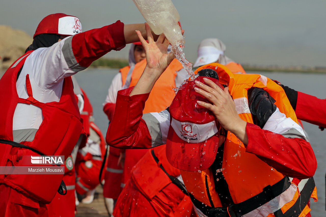 مانور مقابله با سیل