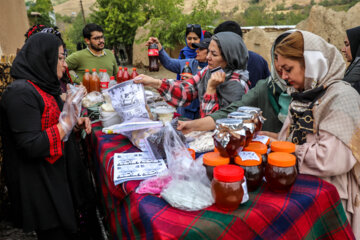 Le festival du raisin et des pommes à Kermânchâh dans l’ouest de l’Iran