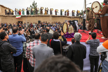 نخستین جشنواره انگور و سیب روستاهای کندوله