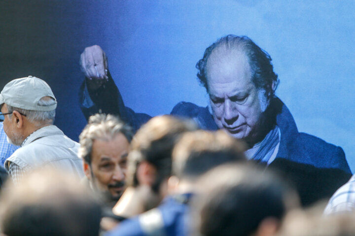 همه برای بدرقه او آمدند / وداع با آتیلا 3