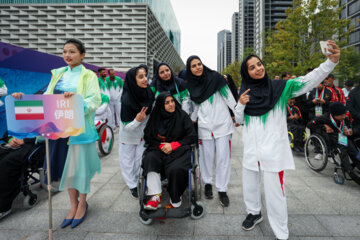 Bandera iraní ondea en la Villa de los Juegos Para-Asiáticos de Hangzhou