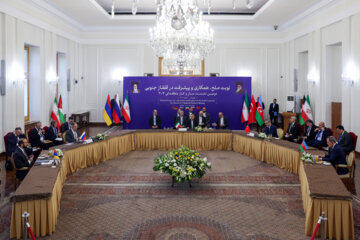 La réunion des ministres des Affaires étrangères au format "3+3" démarre à Téhéran