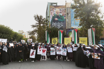 Estudiantes iraníes se congregan en apoyo de los niños de Gaza
